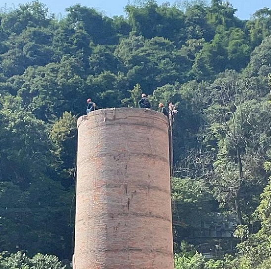 唐山煙囪拆除公司:專業(yè)施工,安全高效