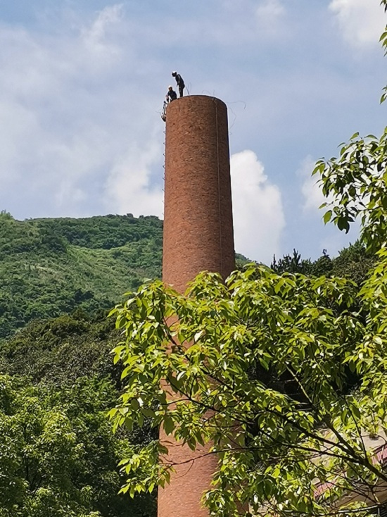 濰坊煙囪拆除公司:專業(yè)與安全并重的卓越之道